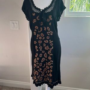 Knit dress with tapered waist band